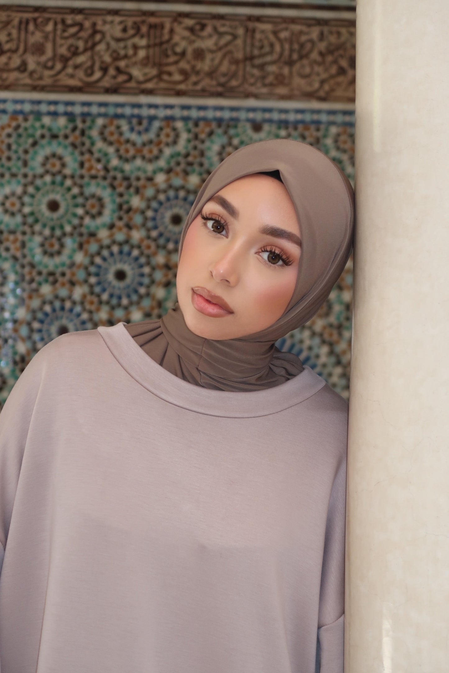 TAUPE BUTTON INSTANT HIJAB