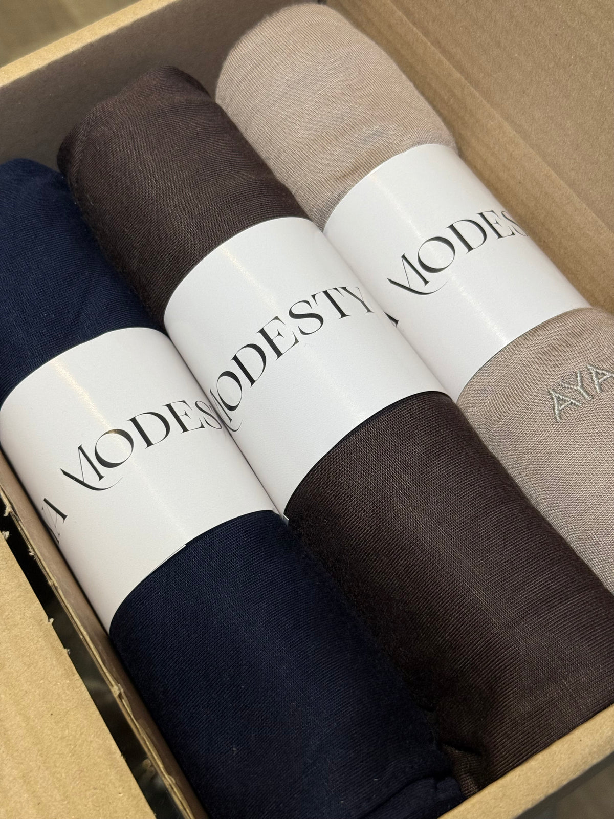 MODAL ESSENTIALS BOX