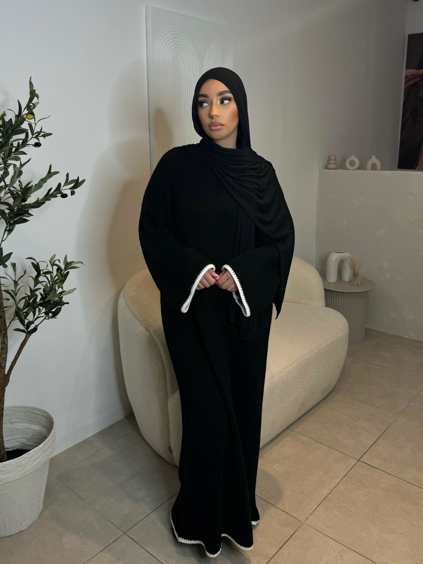 BLACK KNITTED MAXI DRESS
