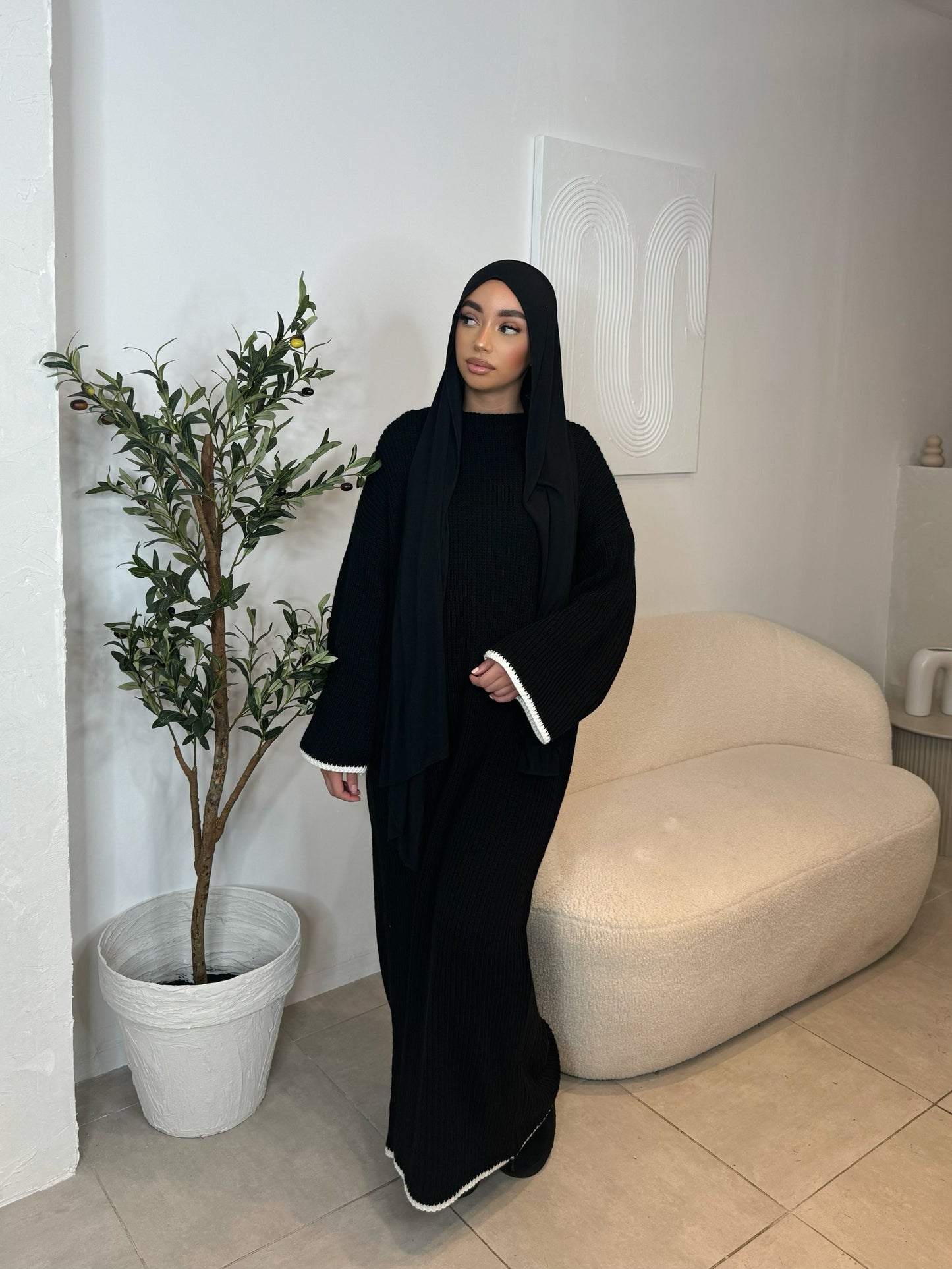 BLACK KNITTED MAXI DRESS