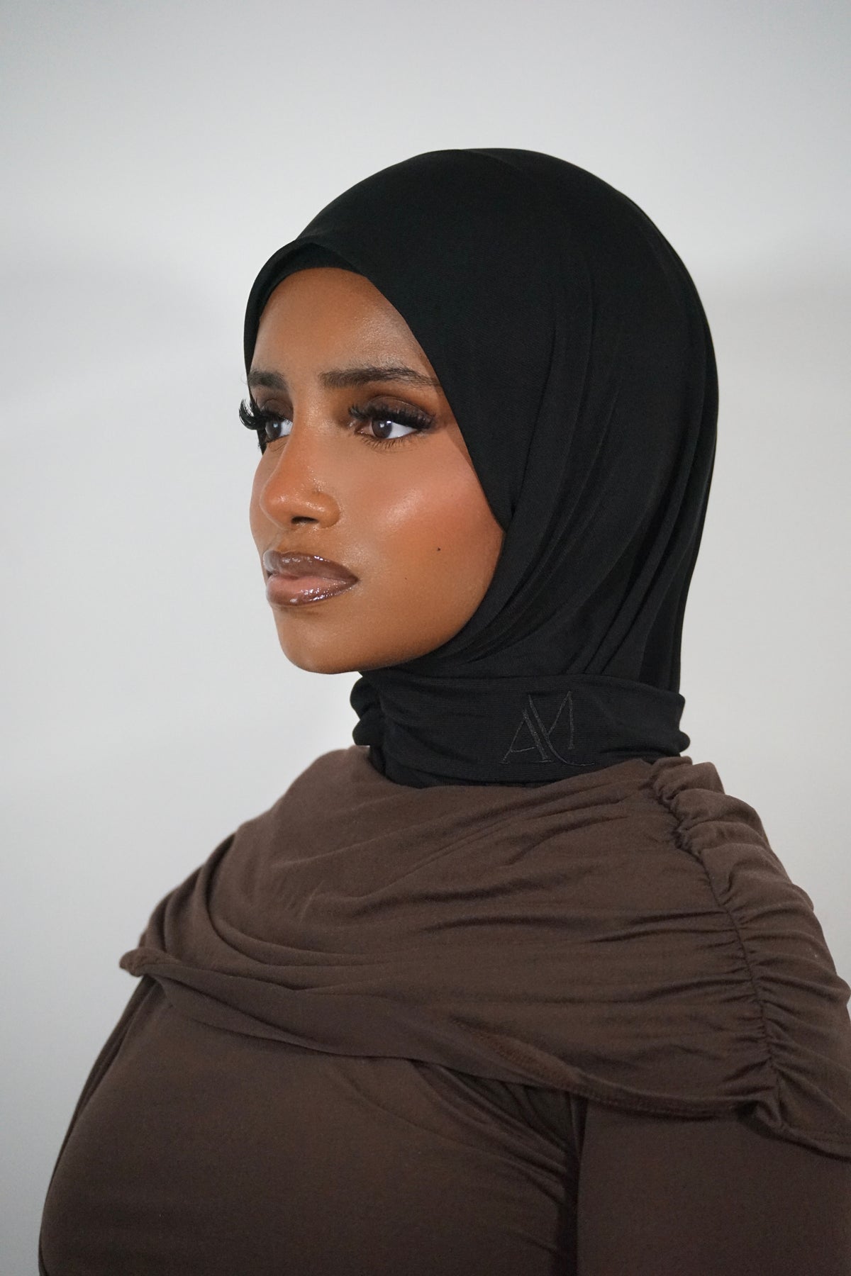 BLACK BUTTON INSTANT HIJAB