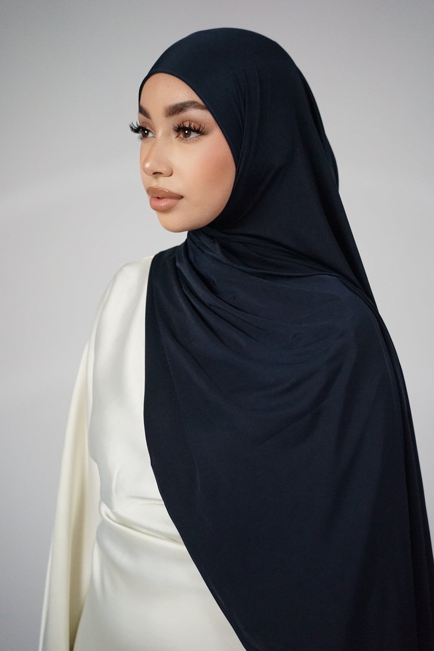 NAVY LIQUID JERSEY HIJAB