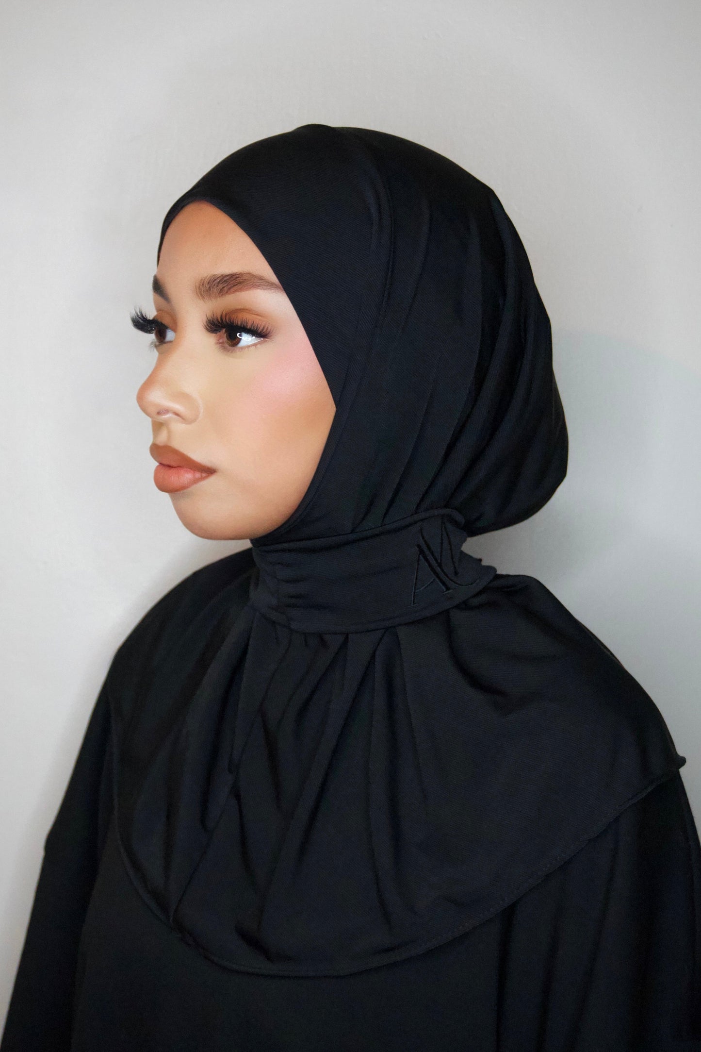 BLACK BUTTON INSTANT HIJAB