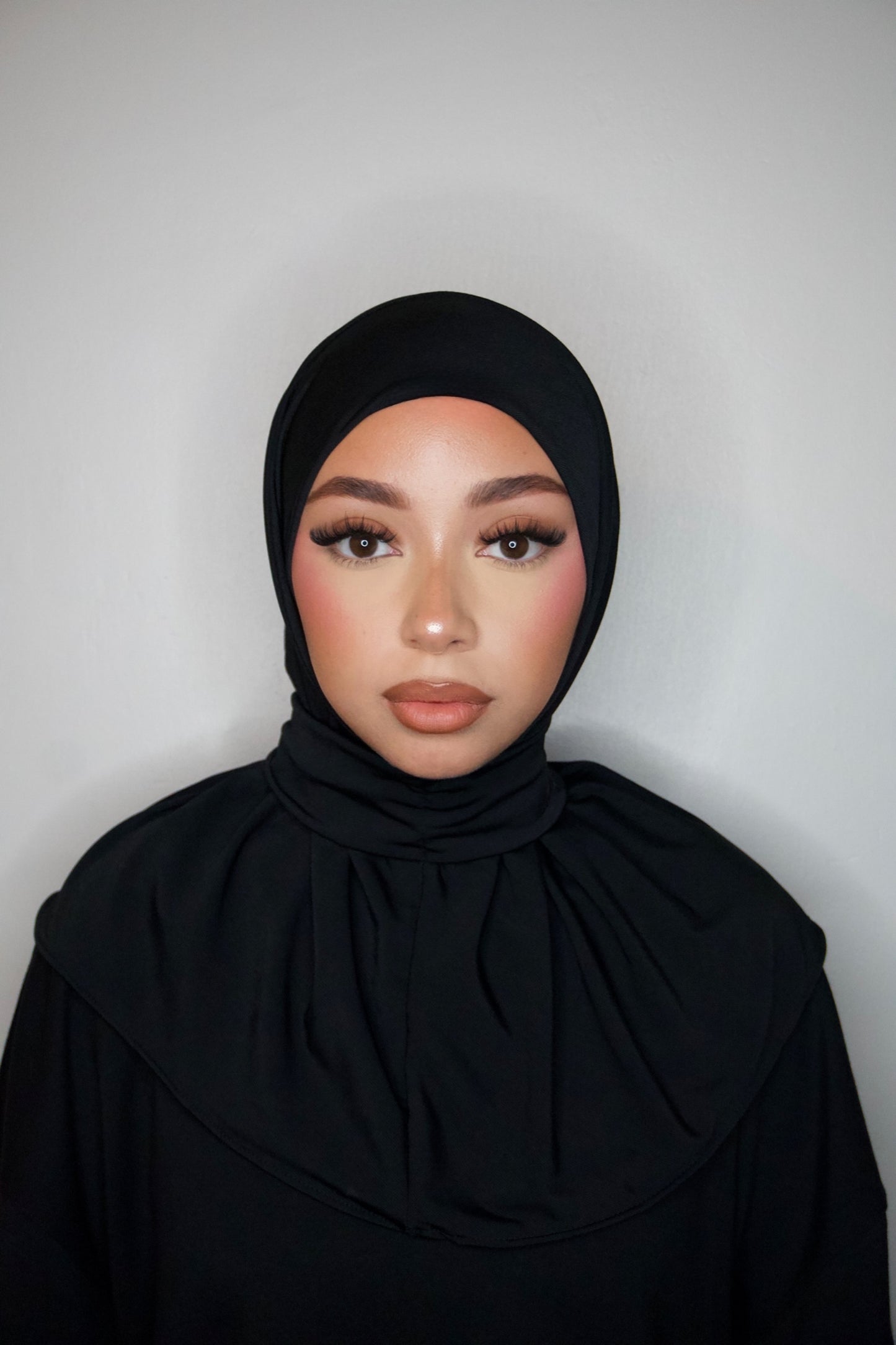 BLACK BUTTON INSTANT HIJAB